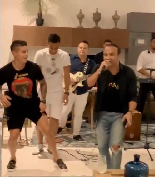 James y Teófilo bailando champeta en Santa Marta. FOTO TOMADA DE TWITTER