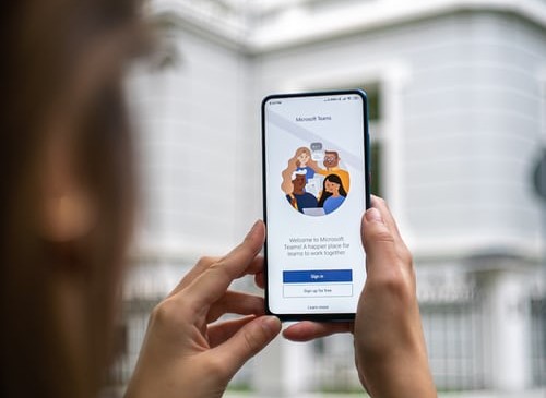 Crece el acceso a internet en el país. FOTO: Mika Baumeister vía Unsplash