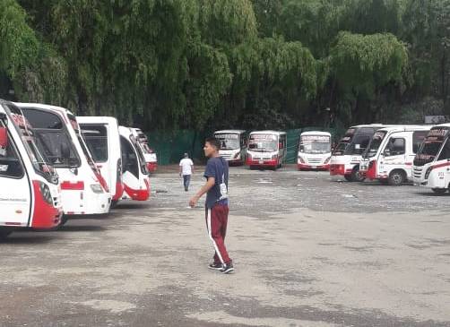 Parqueadero de los buses de Rosellón en el barrio Señorial de Envigado. FOTO CORTESÍA