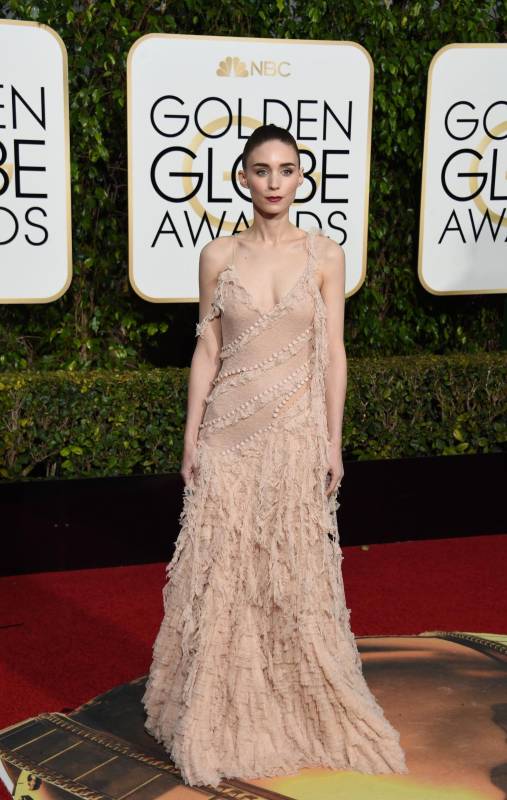 Rooney Mara y uno de los vestidos más criticados de la noche de los Globo de oro. FOTO AFP 