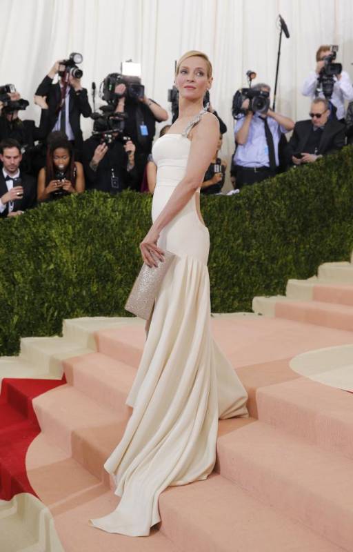La velada genera millones de dólares para el museo, y la alfombra roja es siempre una muestra embriagante de luminarias del cine, la música, el deporte y, por supuesto, la moda. En la imagen la actriz Uma Thurman. FOTO Reuters