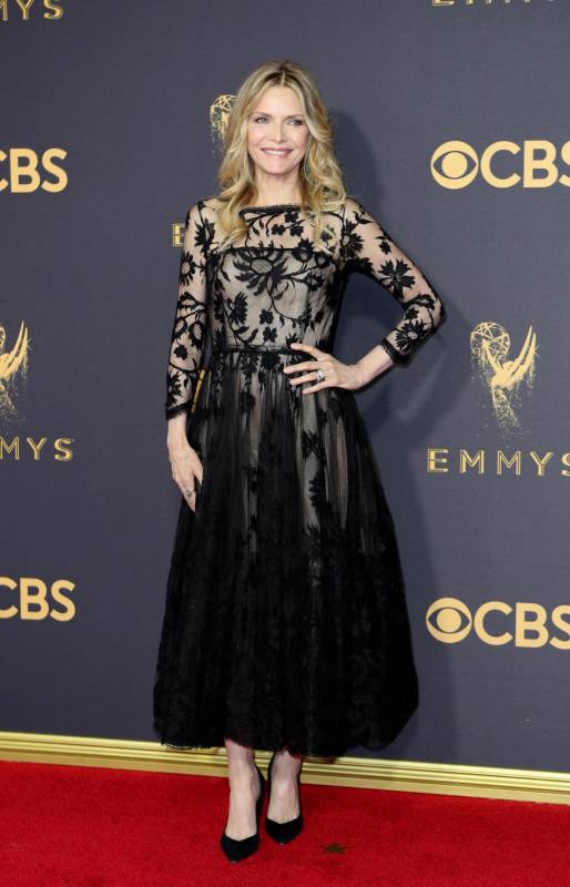 Michelle Pfeiffer en este Oscar de la Renta. Foto: Reuters.