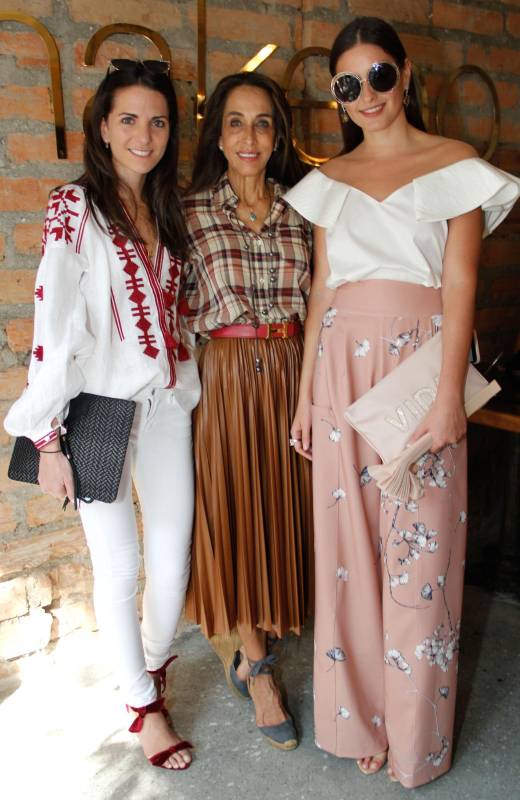 Kelly Talamas, Pilar Castaño y Taliana Vargas. Foto Cámara Lúcida.