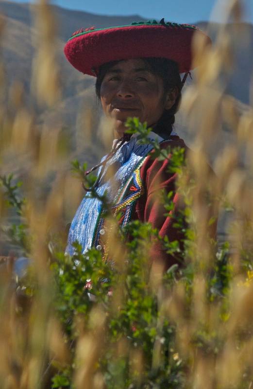 Retratos de las diferentes mujeres en Latinoamérica para descubrir sus diferencias. Tan diferentes y en el fondo tan iguales. Trabajo gráfico logrado en Perú, Bolivia y el Amazonas colombiano. Foto: Adriana Goenaga. Si desea participar ingrese a www.elcolombiano.com/mimejorclic