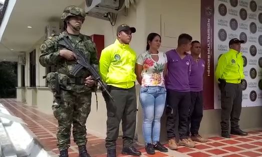 Los detenidos fueron presentados en Caucasia como integrantes del Eln, horas después fueron dejados en libertad. FOTO CORTESÍA EJÉRCITO