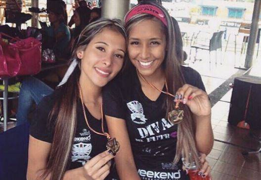 Daniela Henao (derecha) y su amiga Juliana López. Foto Instagram