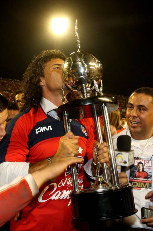 Leonel Álvarez, en el banco, fue el artífice del triunfo rojo en 2009. FOTO Juan Antonio Sánchez
