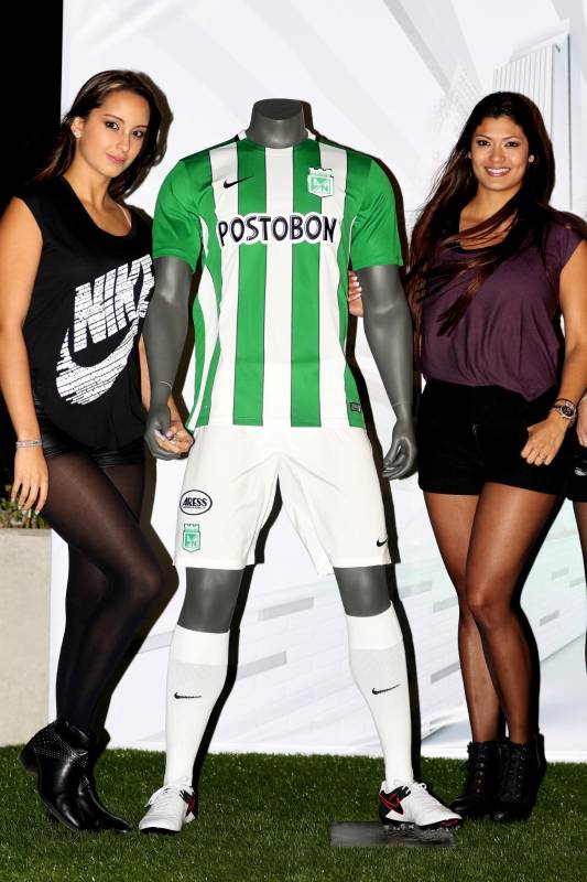 La nueva ropa del equipo verde estará a la venta desde este viernes en todas las tiendas verdes y Nike. Foto Donaldo Zuluaga.
