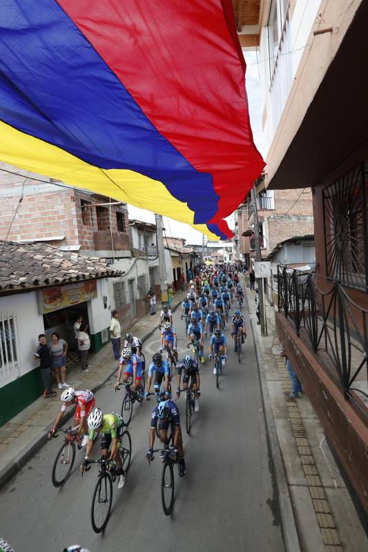 Segunda etapa del Tour Colombia 2.1 en la que participan 28 equipos. FOTOS JUAN ANTONIO SÁNCHEZ, MANUEL SALDARRIAGA Y JUAN DAVID ÚSUGA
