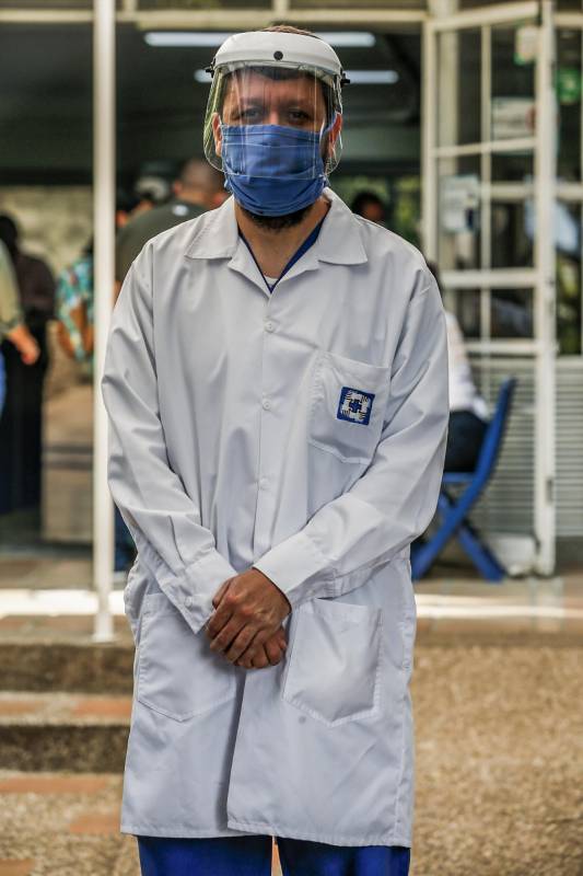 Los trabajadores de la salud son fundamentales para atender a los pacientes enfermos y para evitar mayores contagios. 