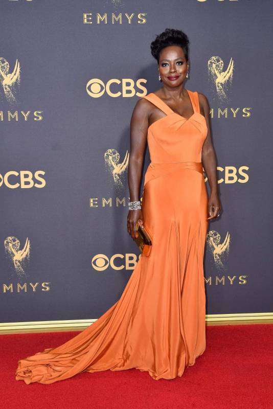 Viola Davis sabe que los colores fuertes son para ella. Foto: AFP