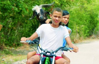 Honlenny Huffington Robinson y Kiara Mishell son los protagonistas de El día de la cabra. El filme se rodó en 18 días en la isla de Providencia, Colombia. FOTO cortesía solar cinema s.a.s. 