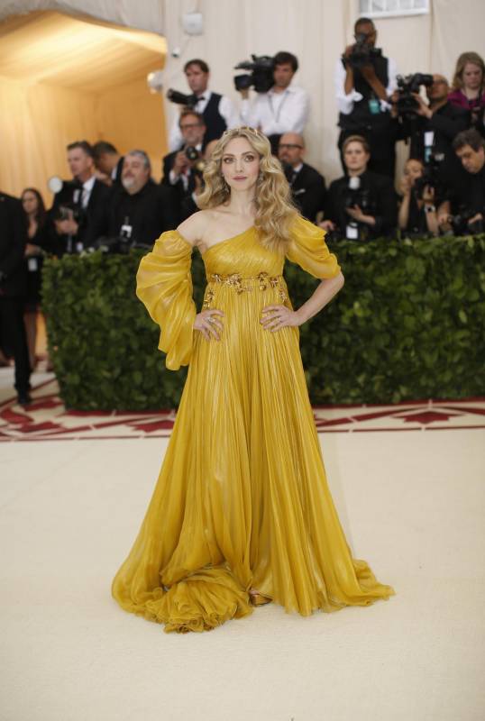 Amanda Seyfried vestida de Prada. FOTO Reuters