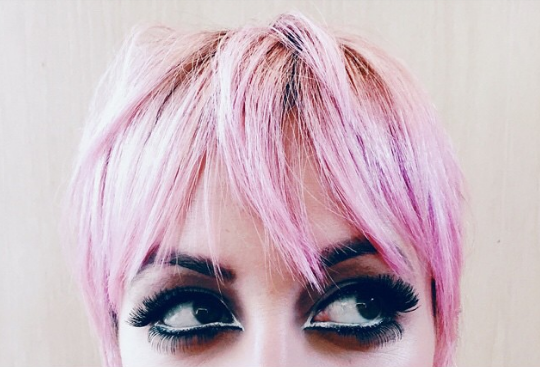 Nicole Richie ahora disfruta del pelo corto y colorido. FOTO Instagram Nicole Richie 