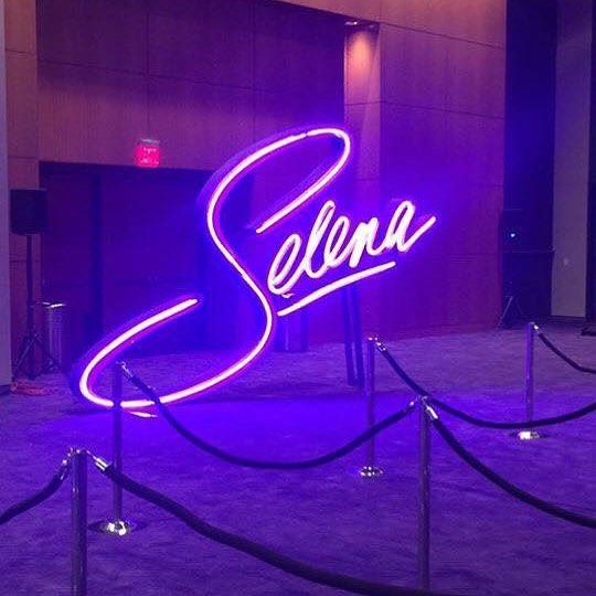 La serie fue realizada en compañía de la familia Quintanilla Foto: @suzettesyld