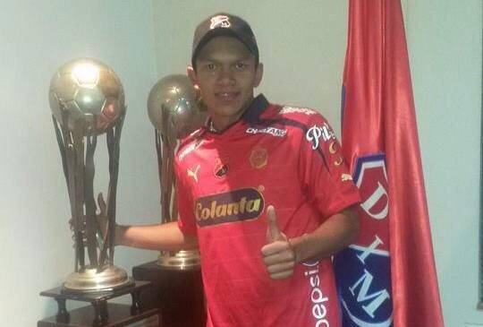 El delantero Juan David Pérez viene de marcar siete goles en el torneo anterior. FOTO TOMADA DE TWITTER (@petiso2929)
