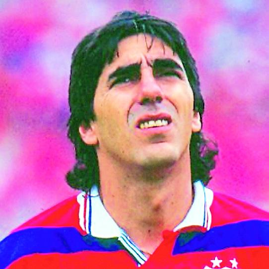 El “Cholo” Sotil y 4 figuras brindan energía Poderosa