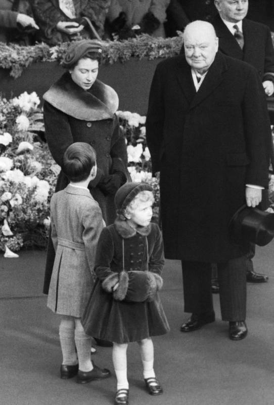 Con Wiston Churchil primer ministro del Reino Unido. La imagen data de 1954. FOTO Archivo
