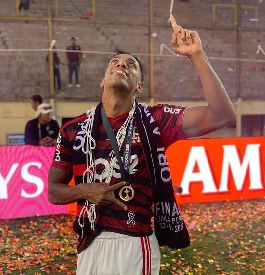 Berrío es el décimo colombiano que gana la Copa Libertadores con un equipo extranjero y el segundo con un elenco brasileño tras Wason Rentería con Internacional en 2006. FOTO cortesía conmebol