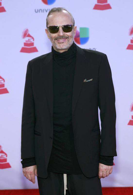 Miguel Bosé siempre es protagonista en esta gala. FOTO Reuters