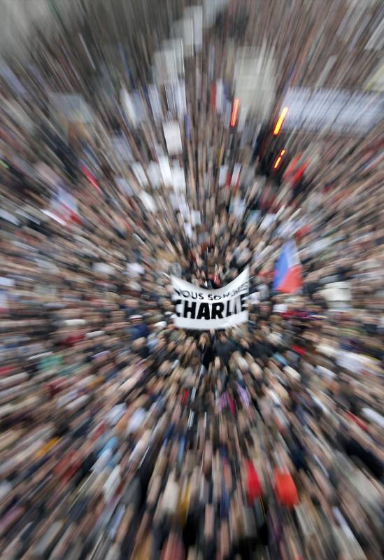 La manifestación se llevó adelante mayormente en silencio, un reflejo de la profunda conmoción que se sintió en Francia y el resto del mundo por el peor atentado islamista en una ciudad europea en nueve años. FOTO REUTERS