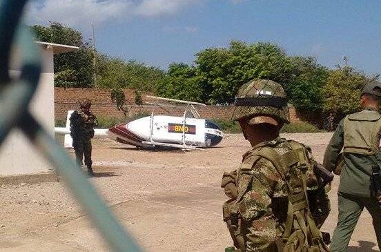 Las autoridades colombianas dieron asistencia humanitaria a los cinco heridos del helicóptero venezolano. FOTO Colprensa