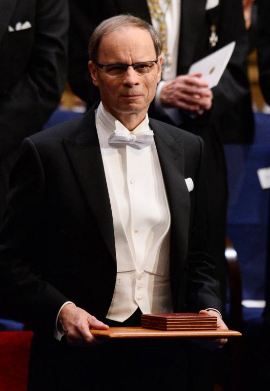 El Nobel de economía lo recibió el francés Jean Tirole. FOTO AFP