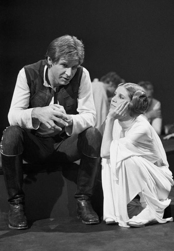 Para el papel de la princesa Leia, que sería el único rol femenino con verdadero peso en la trilogía original de Star Wars, sonaron los nombres de Amy Irving o Jodie Foster, pero fue Carrie Fisher quien finalmente se metería en el set de rodaje. FOTO AP