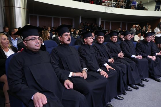 En abril pasado, un grupo de excombatientes de las Autodefensas se graduaron en la cárcel La Picota como abogados de la Corporación Universitaria Ideas, hoy investigada. FOTO Cortesía INPEC