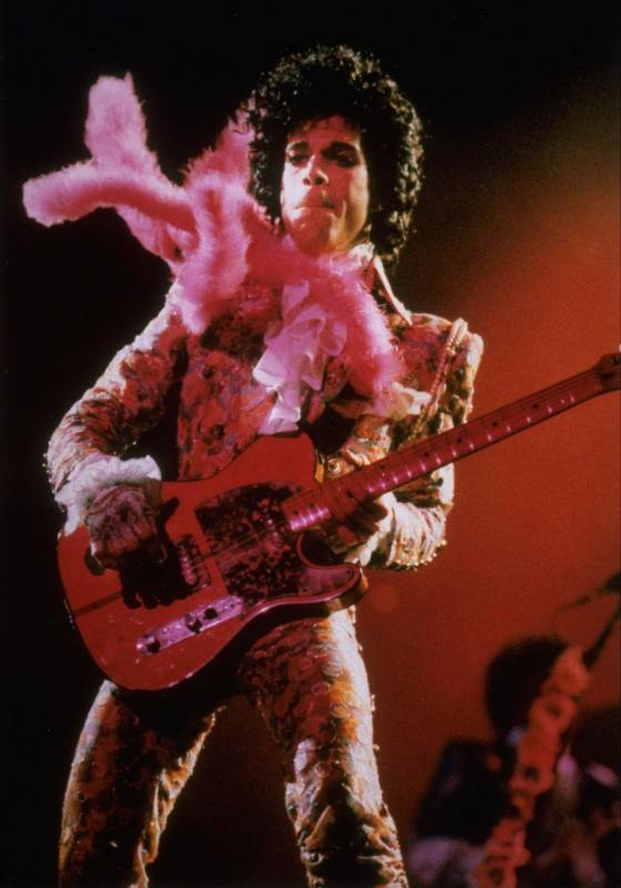 Combinaba su vestuario con el color de las guitarras. FOTO AP