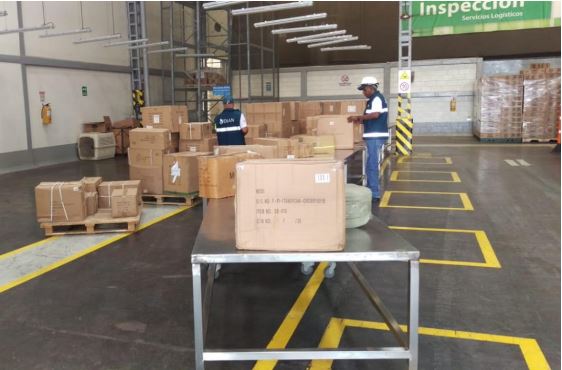 El material incautado en Urabá estaba estratégicamente empacado para no ser descubierto. Foto: Cortesía Dian.