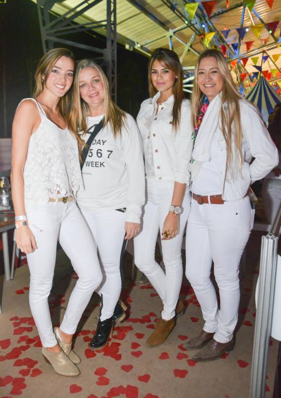 Verónica Velásquez, Chacha Posada, Tatiana Gallego y Margarita Gómez. Foto Cámara Lúcida.