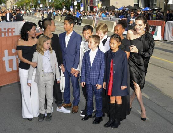 Angelina y Brad Pitt resolverán custodia de sus hijos en la Corte 