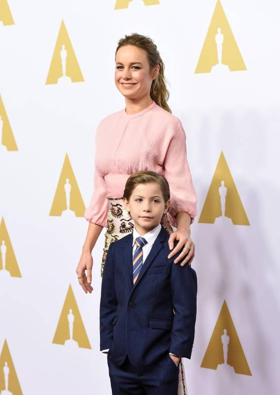 Brie Larson posa con Jacob Tremblay, protagonistas ambos de La habitación. FOTO AFP