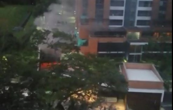 Incendio en sótano en unidad residencial de Envigado. Foto: captura video Guardianes Antioquia. 