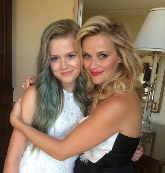 Reese Witherspoon publicó esta foto con su hija Ava Phillippe. FOTO Instagram
