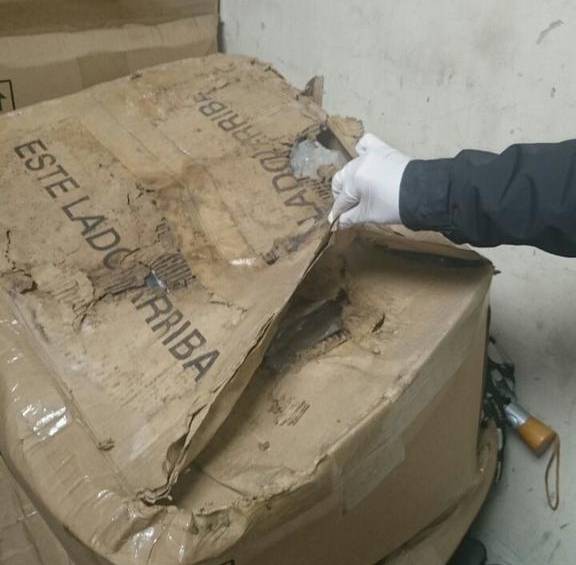 La Contraloría de Bogotá denunció otra bodega del Distrito en la que se encontraron más de 155.000 paquetes de útiles escolares. FOTO CORTESÍA