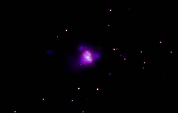 Este es la imagen del agujero negro en la galaxia NGC 1365. FOTO Archivo