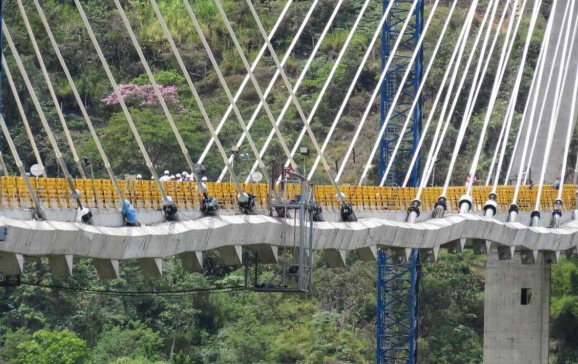 La crisis del Hisgaura, un puente que se volvió un acordeón 