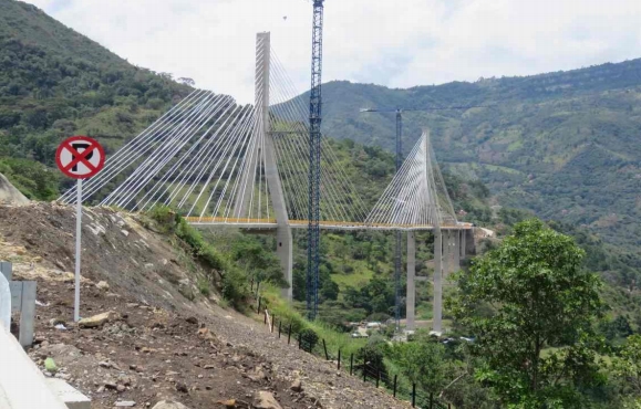 La crisis del Hisgaura, un puente que se volvió un acordeón 