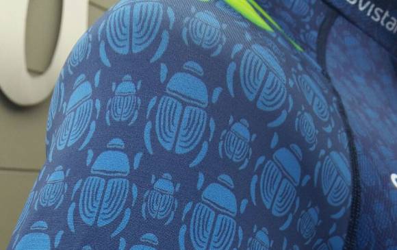 El uniforme tendrá de fondo la figura de los escarabajos. FOTO Cortesía Movistar Team