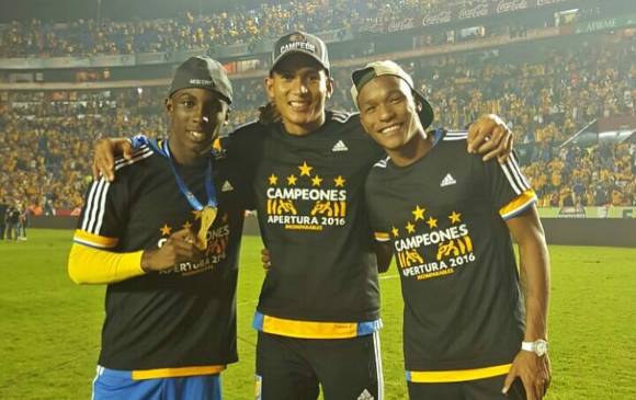 Julián Quiñones (izquierda), Francisco Meza (centro) y Luis Quiñones, campeones en México. FOTO instagram de francisco meza