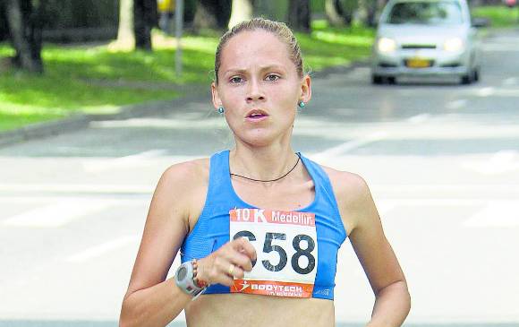 Su tercer lugar del 2013 y el título del 2012 convierten a Carolina Tabares en una de las favoritas hoy la Media Maratón. FOTO archivo