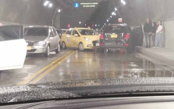 Este fue el choque registrado en el Túnel de Oriente. FOTO: CORTESÍA GUARDIANES ANTIOQUIA