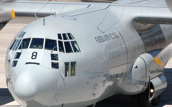 La Fuerza Aérea de Chile (FACh) declaró esta madrugada como “siniestrado” al avión C130 Hércules que desapareció este lunes con 38 personas a bordo rumbo a la Antártida. Foto: Portal Fuerza Aérea Chile. 