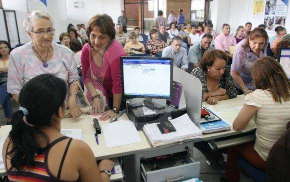 La academia asegura que el problema es tener un ingreso en la vejez adecuado o suficiente con respecto a la vida laboral. FOTO ROBINSON SÁENZ