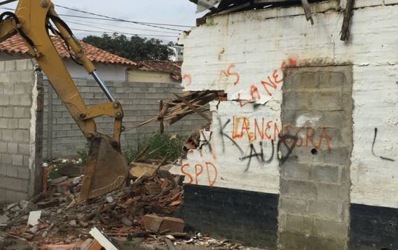 Este es uno de los inmuebles demolidos en La Ceja como complemento al operativo contra “los Chatas”. FOTO cortesía