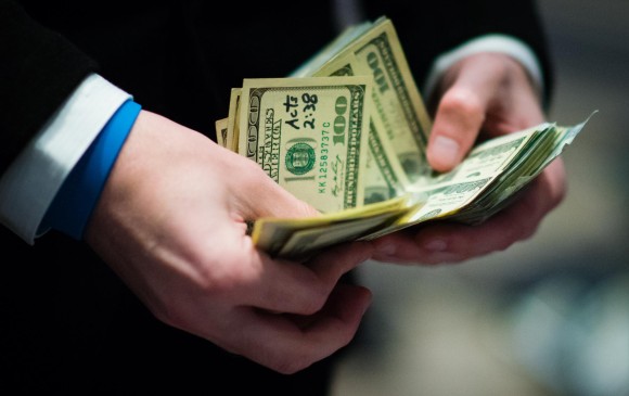 El dólar ganó terreno frente al euro. FOTO: GETTY
