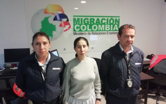 Momento de la retención de alias “Sonia” a su llegada al país. 