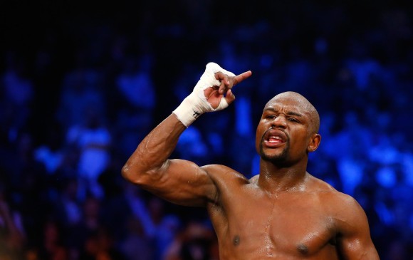 Mayweather, de 39 años, estuvo en la lista de Forbes como el deportista mejor pagado de 2015, con un ingreso de 300 millones de dólares. FOTO Archivo